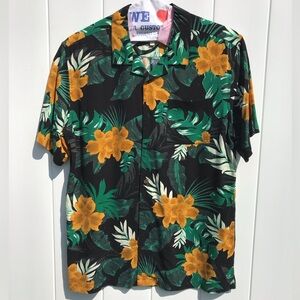Modern Amusement Soft Tropical Short Sleeve Button Up Shirt SZ L